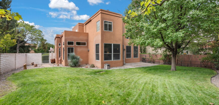 6608 Lockhaven Lane NE, Albuquerque, NM  87111