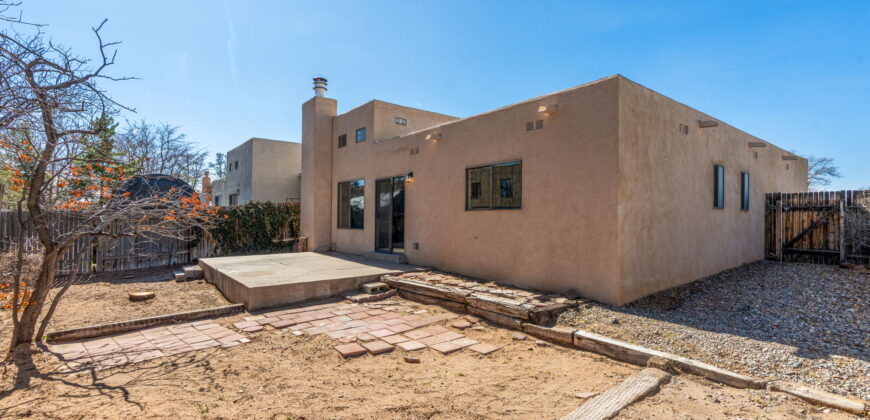 3000 Sol de Vida NW, Albuquerque, NM  87120