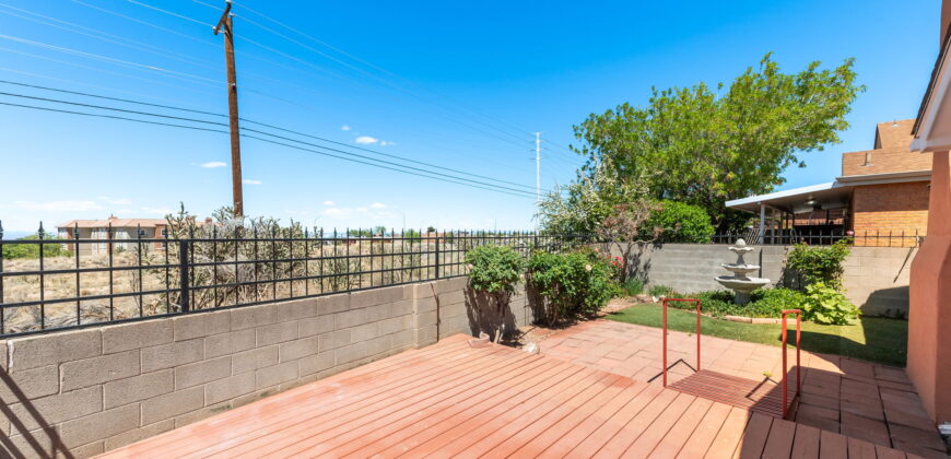 5019 Calle de Carino NE, Albuquerque, NM  87111