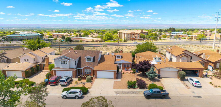 5019 Calle de Carino NE, Albuquerque, NM  87111