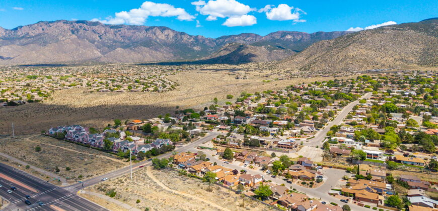 5019 Calle de Carino NE, Albuquerque, NM  87111